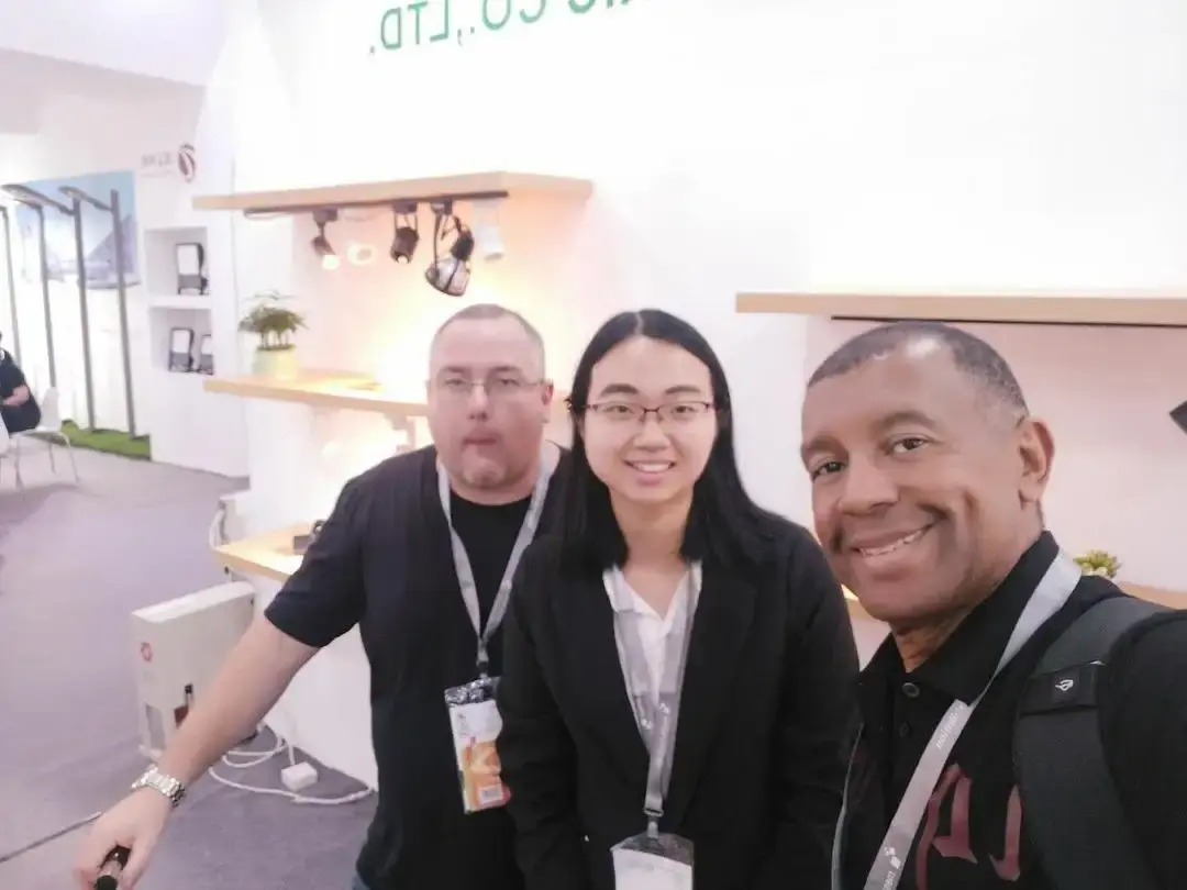 Ruiqi customer group photo 3